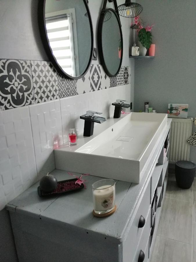 Les Bichettes Bed and Breakfast Mortagne-sur-Sevre Exteriör bild