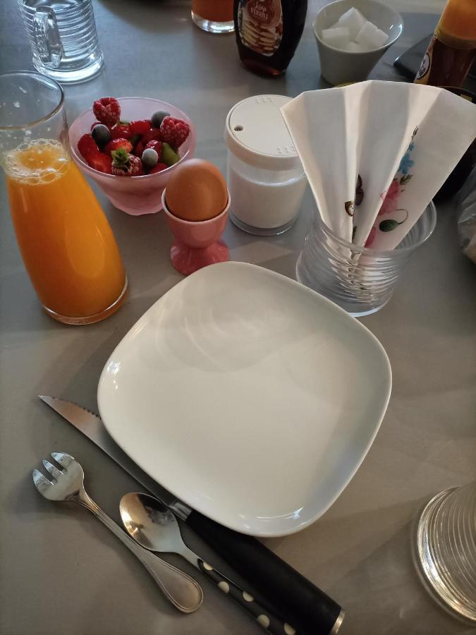 Les Bichettes Bed and Breakfast Mortagne-sur-Sevre Exteriör bild