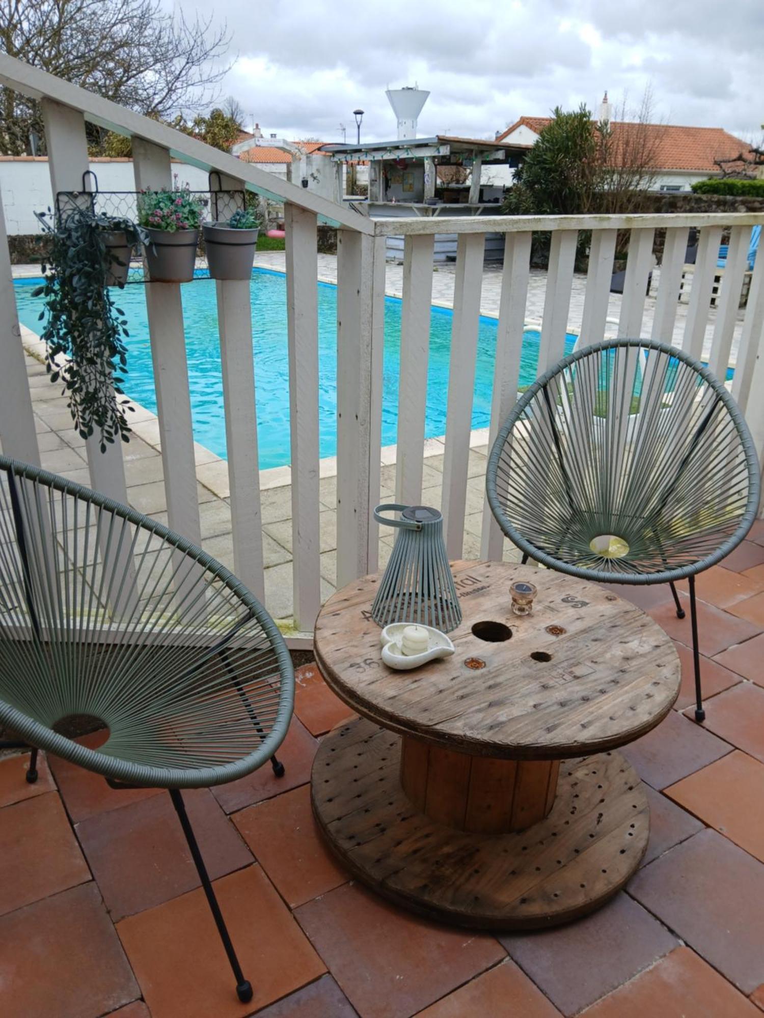 Les Bichettes Bed and Breakfast Mortagne-sur-Sevre Exteriör bild